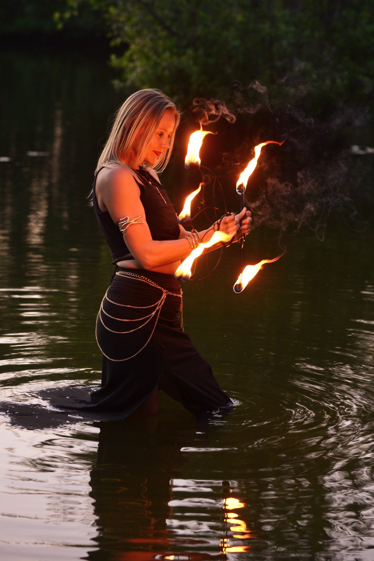 vuurdanser/fire arts